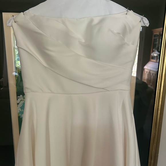Elegant White Strapless Dress - Picture 2 of 12
